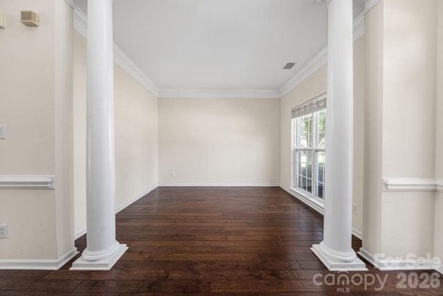 9512 Autumn Applause Drive, Charlotte, NC 28277
