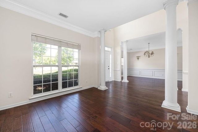 9512 Autumn Applause Drive, Charlotte, NC 28277