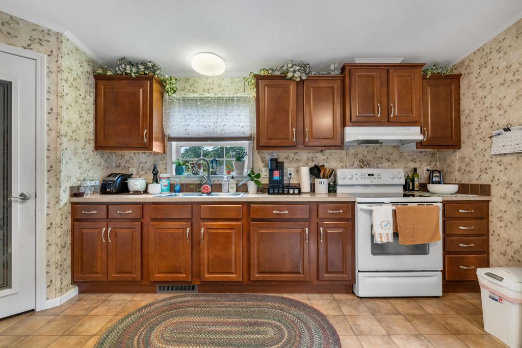 10 Rachel Street, Sabattus, ME 04280 — photo 4