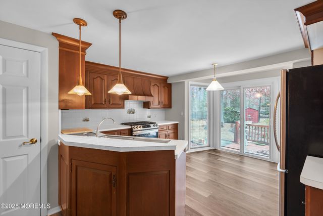 50 Cliffside Drive, Toms River, NJ 08755