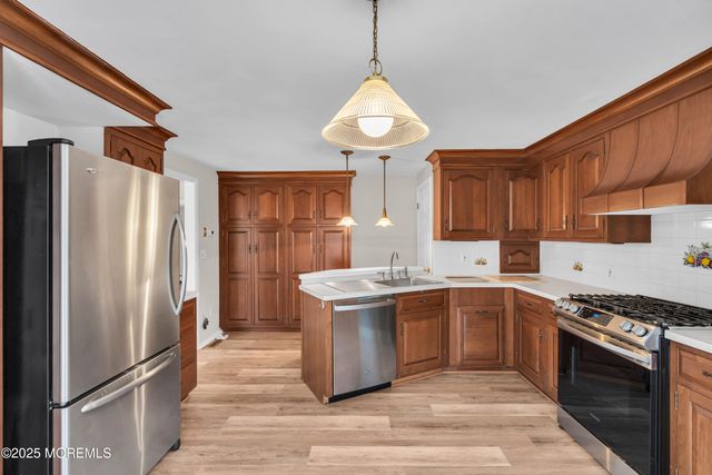 50 Cliffside Drive, Toms River, NJ 08755