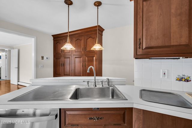 50 Cliffside Drive, Toms River, NJ 08755