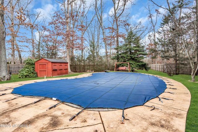 50 Cliffside Drive, Toms River, NJ 08755