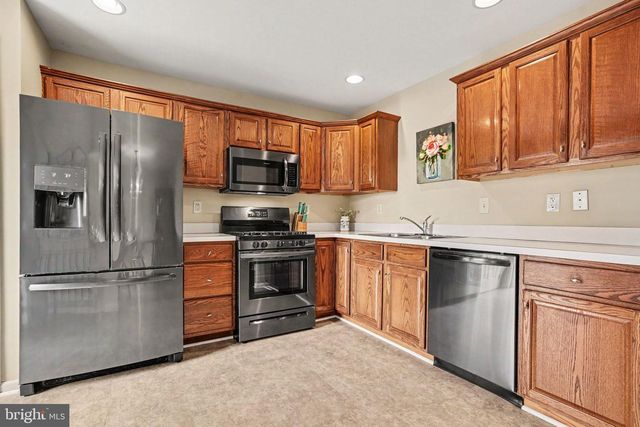 2252 IONOFF RD, Harrisburg, PA 17110