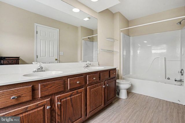 2252 IONOFF RD, Harrisburg, PA 17110