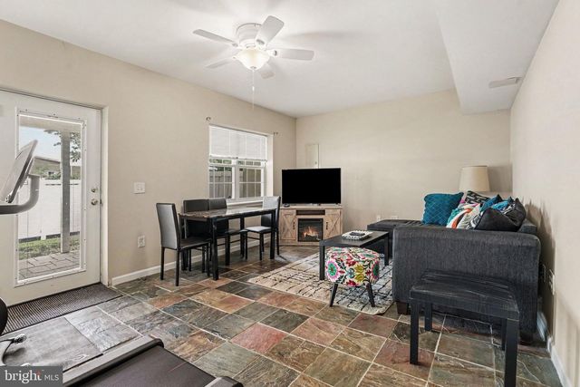 2252 IONOFF RD, Harrisburg, PA 17110