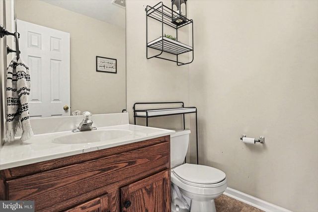 2252 IONOFF RD, Harrisburg, PA 17110