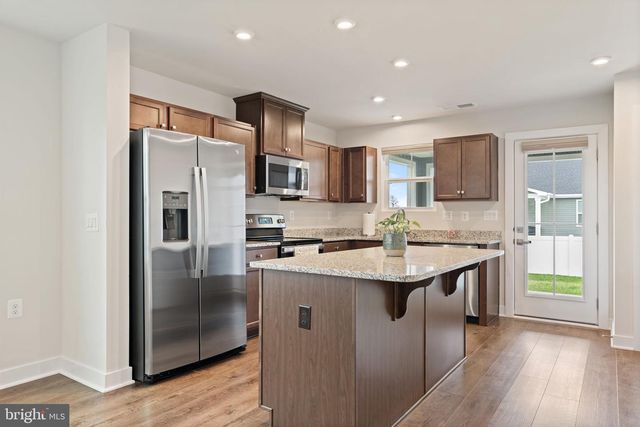 84 DUNSTER ST, Martinsburg, WV 25405