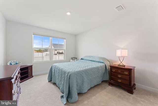 84 DUNSTER ST, Martinsburg, WV 25405