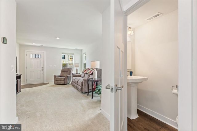 84 DUNSTER ST, Martinsburg, WV 25405