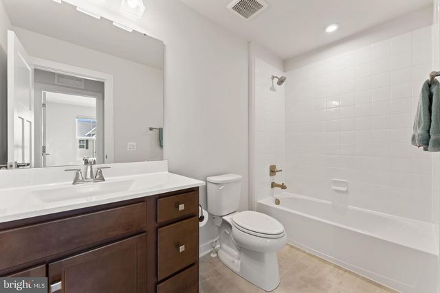 84 DUNSTER ST, Martinsburg, WV 25405