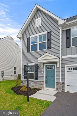 84 DUNSTER ST, Martinsburg, WV 25405