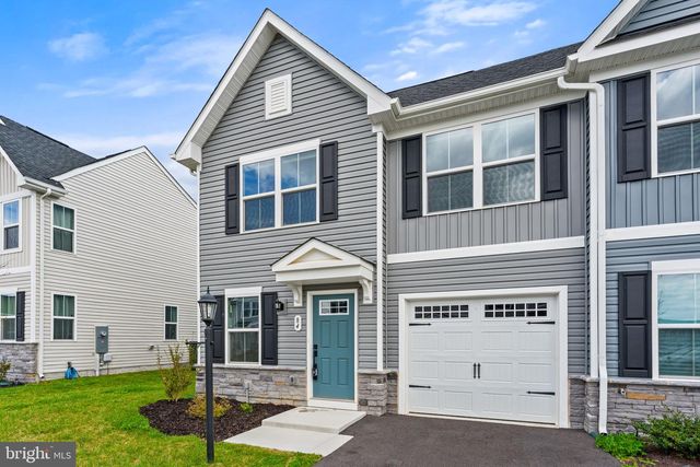 84 DUNSTER ST, Martinsburg, WV 25405