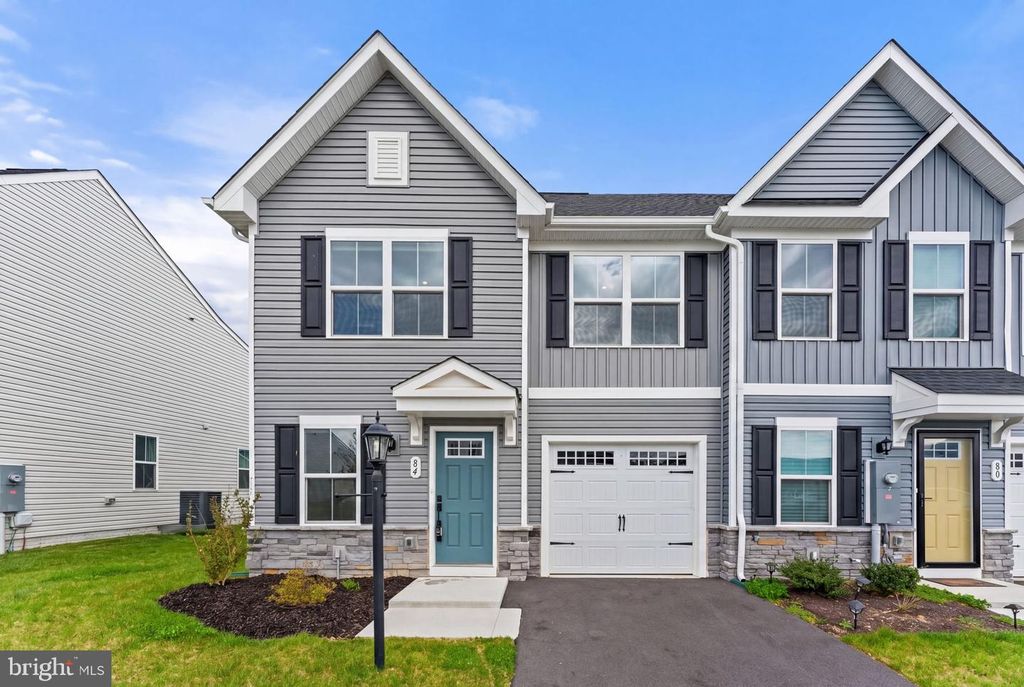 84 DUNSTER ST, Martinsburg, WV 25405