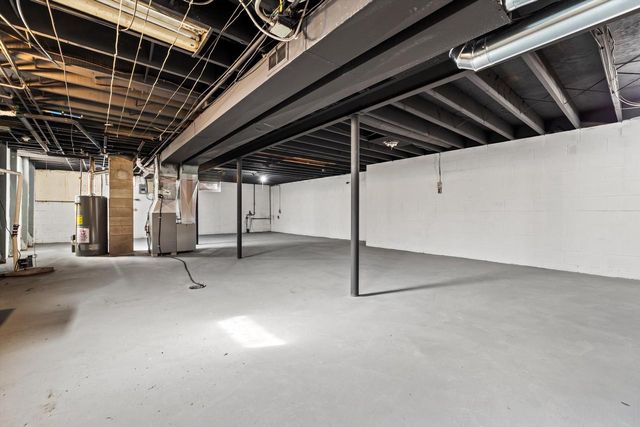 N80W15821 Rainbow DRIVE, Menomonee Falls, WI 53051