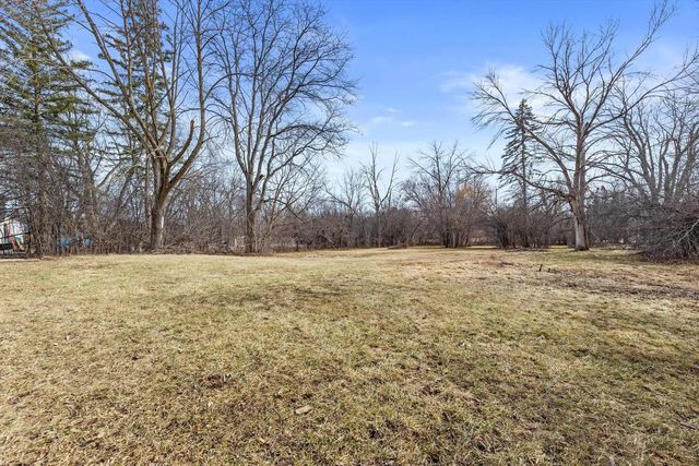 N80W15821 Rainbow DRIVE, Menomonee Falls, WI 53051