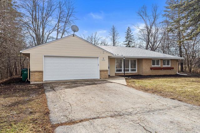 N80W15821 Rainbow DRIVE, Menomonee Falls, WI 53051