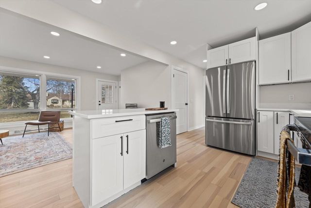 N80W15821 Rainbow DRIVE, Menomonee Falls, WI 53051