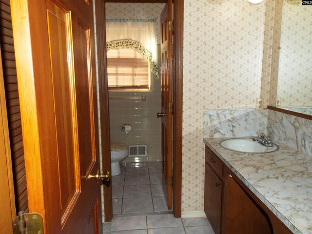 586 Beverly Hills Road Street, Camden, SC 29020