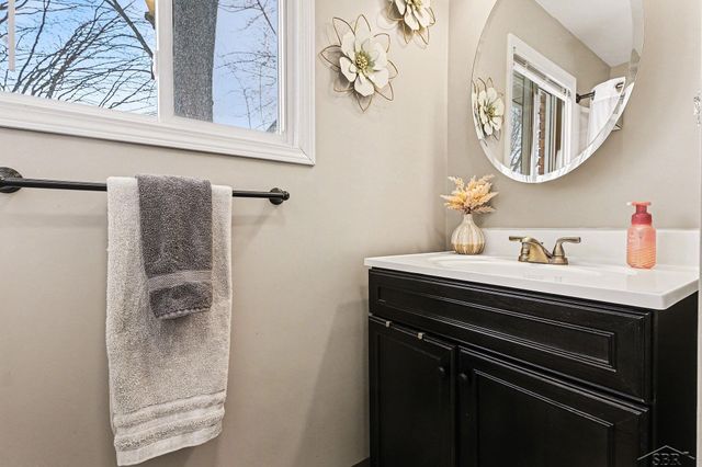 5335 Glenfield Drive, Saginaw Twp, MI 48638