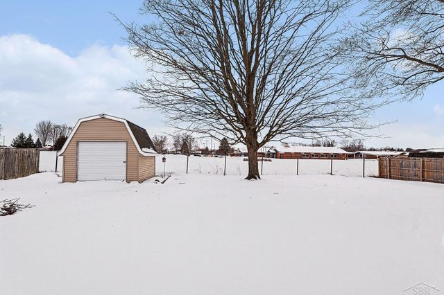 5335 Glenfield Drive, Saginaw Twp, MI 48638