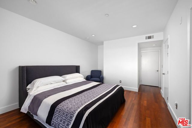 159 W Green Street 304A, Pasadena, CA 91105