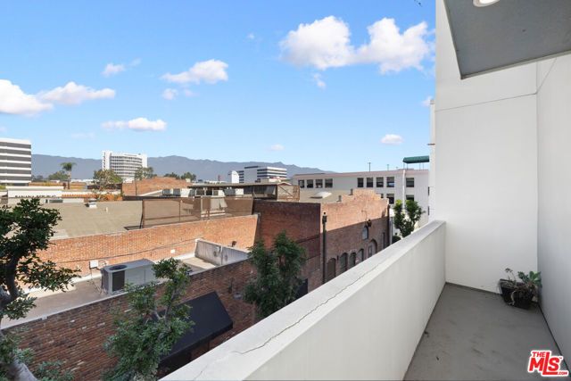 159 W Green Street 304A, Pasadena, CA 91105