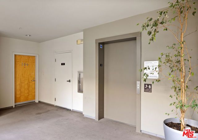 159 W Green Street 304A, Pasadena, CA 91105