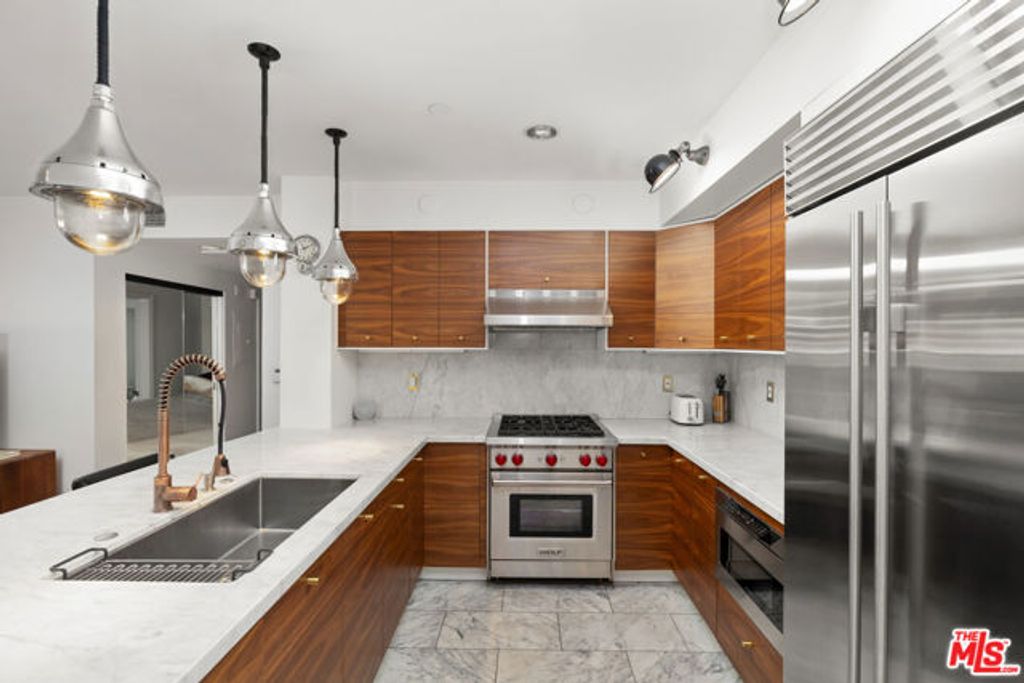 159 W Green Street 304A, Pasadena, CA 91105