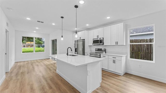 519 N 6TH STREET, Haines City, FL 33844