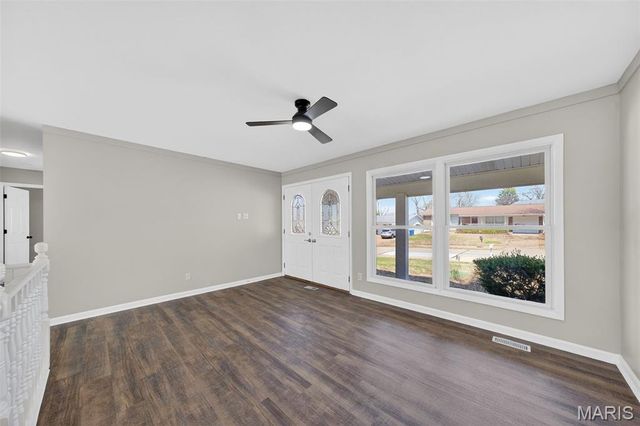 2318 La Cuesta Drive, Florissant, MO 63031