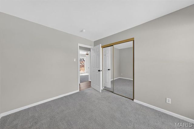 2318 La Cuesta Drive, Florissant, MO 63031