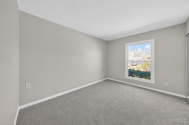 2318 La Cuesta Drive, Florissant, MO 63031