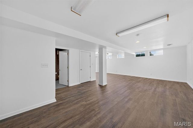 2318 La Cuesta Drive, Florissant, MO 63031