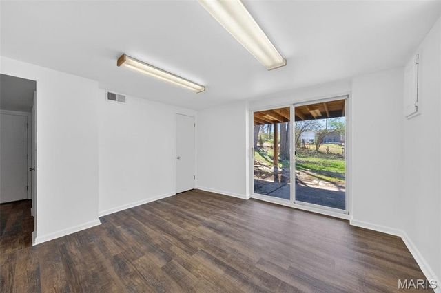 2318 La Cuesta Drive, Florissant, MO 63031