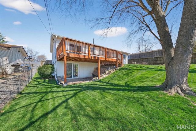 2318 La Cuesta Drive, Florissant, MO 63031