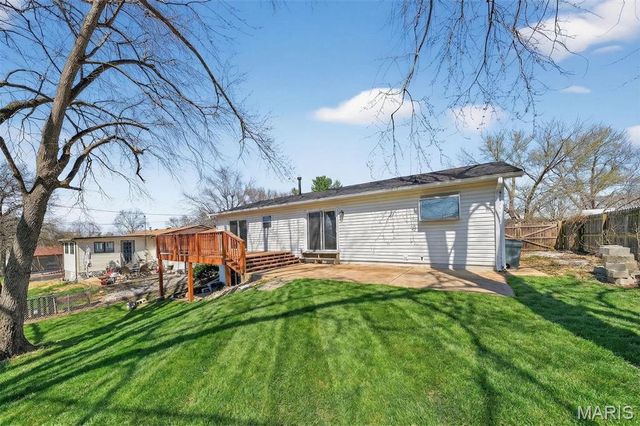 2318 La Cuesta Drive, Florissant, MO 63031