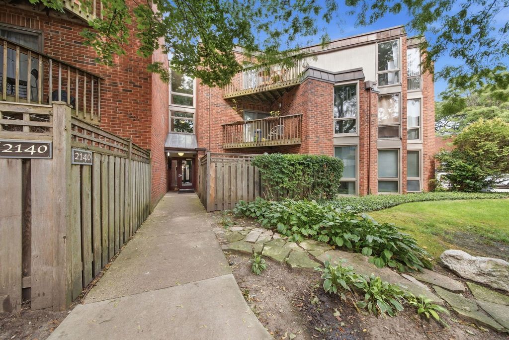2140 N LINCOLN Avenue 5202, Chicago, IL 60614 — exterior