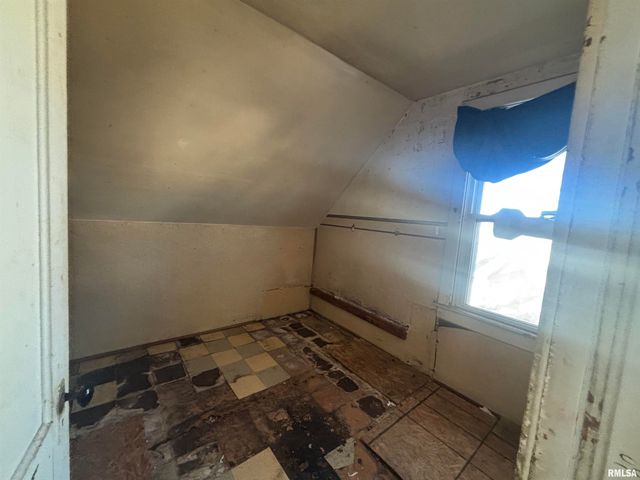 717 HILLYER Street, Pekin, IL 61554