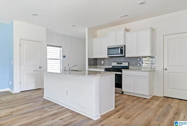 220 CHELSEA PARK CIRCLE, Chelsea, AL 35043