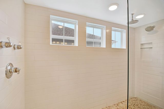 2 Potter Court, Hawthorn Woods, IL 60047