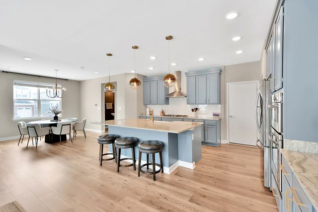 2 Potter Court, Hawthorn Woods, IL 60047