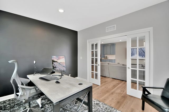 2 Potter Court, Hawthorn Woods, IL 60047