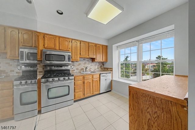 251 Broadmoor-3 3, Union Twp., NJ 07083