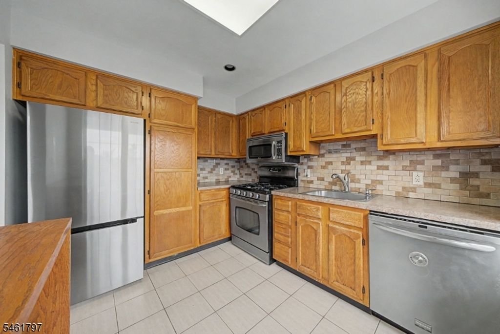 251 Broadmoor-3 3, Union Twp., NJ 07083 — photo 5