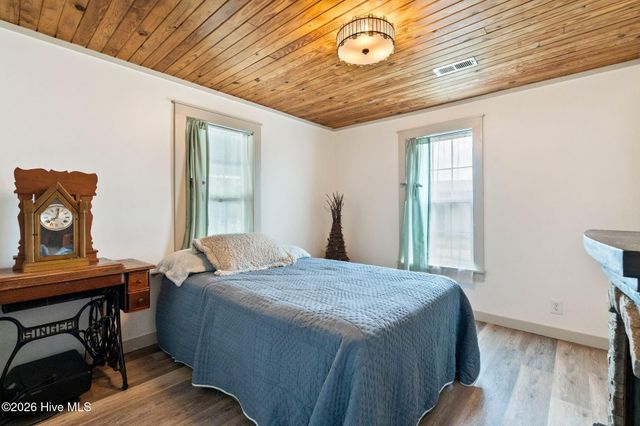 296 Middle River Road NE, Supply, NC 28462