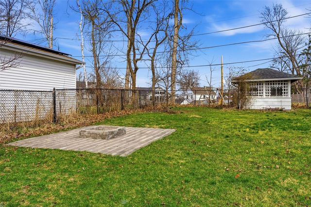 1624 Wildwood Dr NE, Cedar Rapids, IA 52402