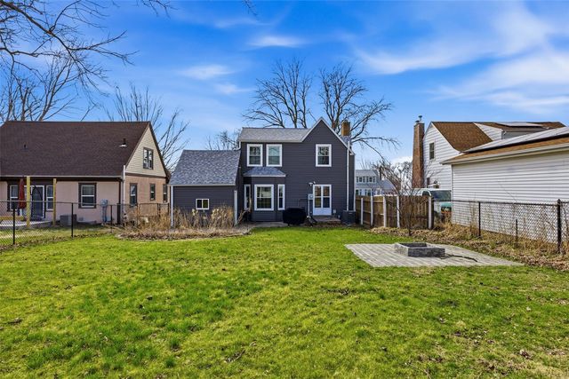 1624 Wildwood Dr NE, Cedar Rapids, IA 52402