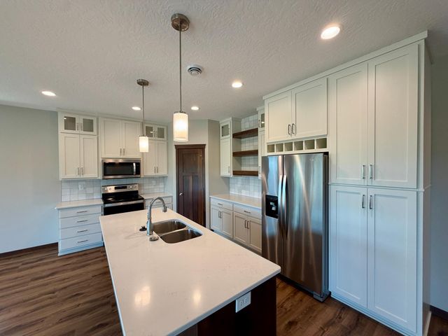 1506 6 Avenue NE, Dilworth, MN 56529