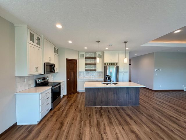 1506 6 Avenue NE, Dilworth, MN 56529